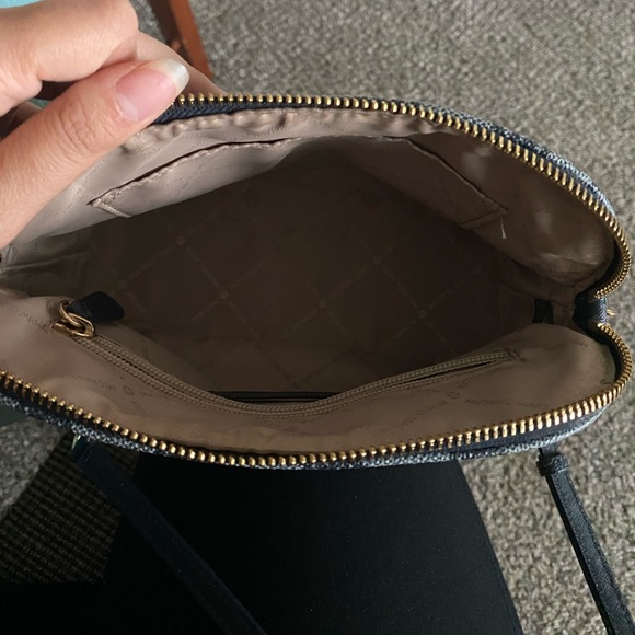 SOLD Michael Kors Crossbody - Picture 5 of 6